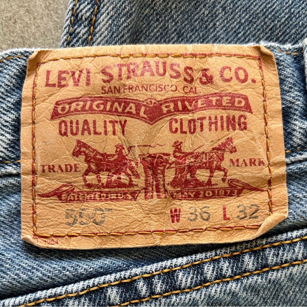 Vintage Levi's Men’s 550 Jeans Relaxed Fit Size 36W 32L Red Tag